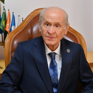 bahceli turkiyenin belediyeler basta olmak uzere pek alana yayilan ve yogunlasan hukuki davalardan suratle kurtulmasi saglanmali pmAdXJHu