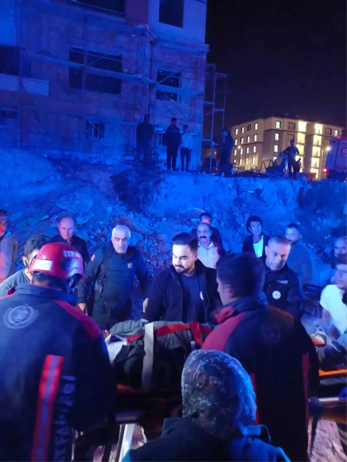 asansor kurulumu sirasinda isci yuksekten dustu dcJbXjFN.jpg