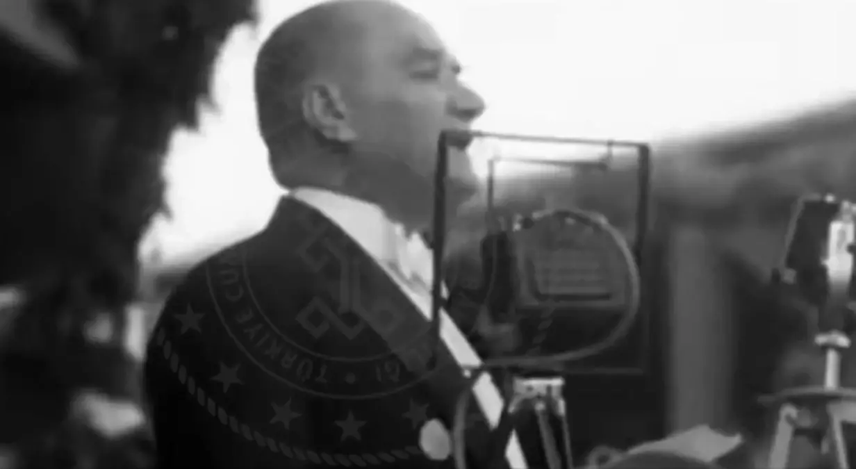 cumhuriyet bayrami ataturkun 10uncu yil nutku ile kutlandi hj85QBqY.jpg