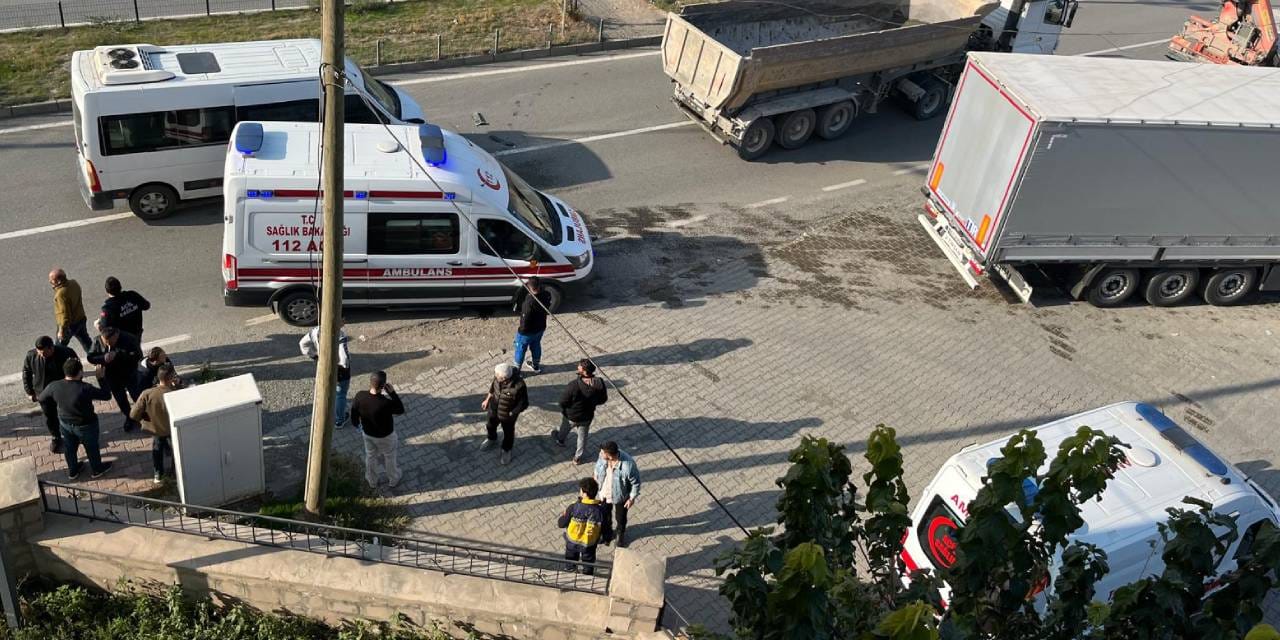 igdirda polisleri tasiyan minibus kaza yapti 7 yarali b1riGHUy.jpg