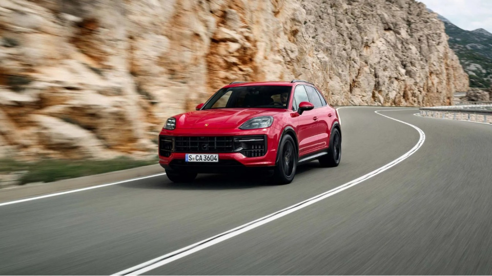 porsche-urun-gamina-tamamen-elektrikli-cayenne-coupe-ekliyor-utqhNwmq