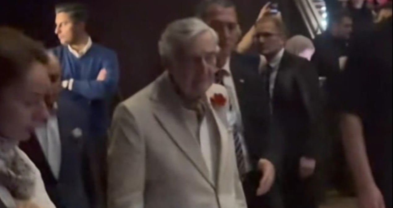 Müjdat Gezen Hastaneye Kaldırıldı, Rahmi Koç Destek İçin Yanında