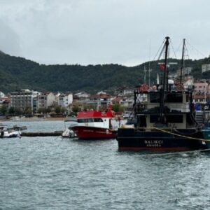 Fırtına Alarmı: Amasra’da Balıkçılar Önlemlerini Artırdı