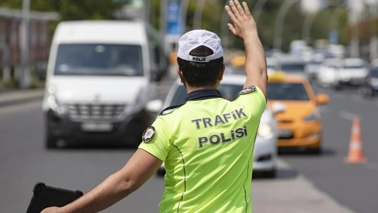 sosyal-medya-sovuna-39-bin-tl-ceza-YJIURRdK