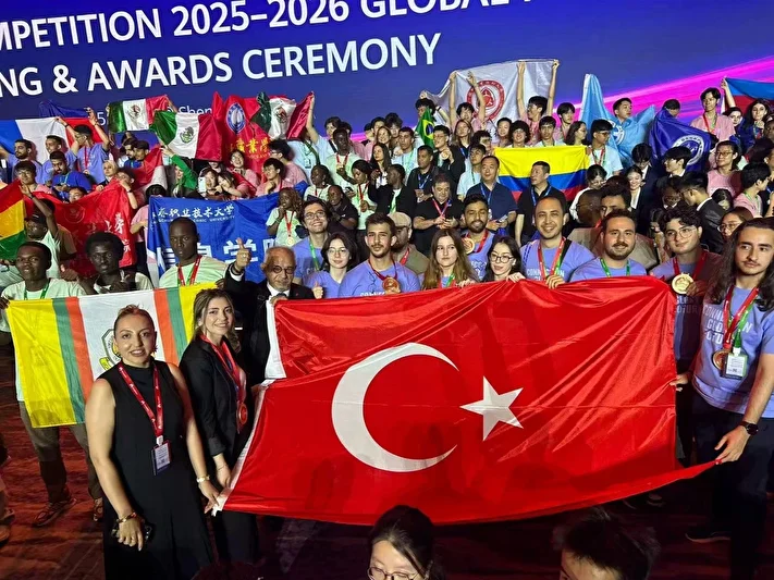 Türk Öğrencilerin Başarısıyla Teknoloji Yarışması Rüzgarı Esti