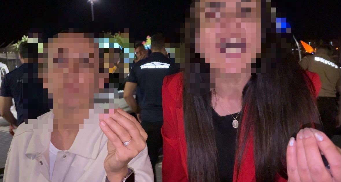 BEBEĞİNİ ARABADA UNUTTU, HINCINI GAZETECİLERDEN ÇIKARDI ARABADA MAHSUR KALAN 10 AYLIK BEBEĞİ İTFAİYE EKİPLERİ KURTARDI