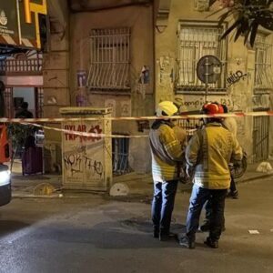 Beyoğlu’nda 5 katlı binada duvar çöktü: Bina tahliye edilerek mühürlendi