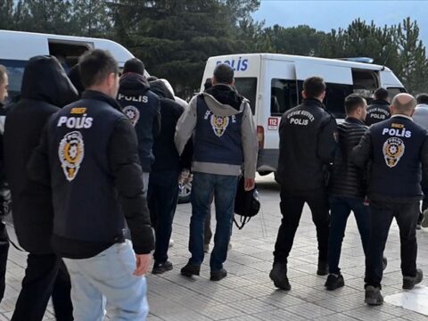 “Sahte belgelerle ikamet izni” operasyonu: 64 şüpheli gözaltına alındı